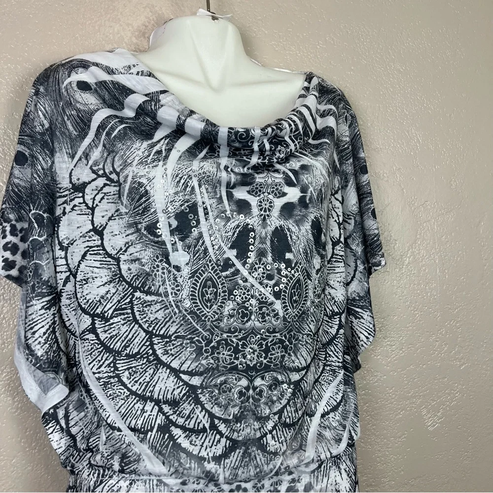 5 for $30 One world Women gray white floral‎ blouse size M - Picture 4 of 16
